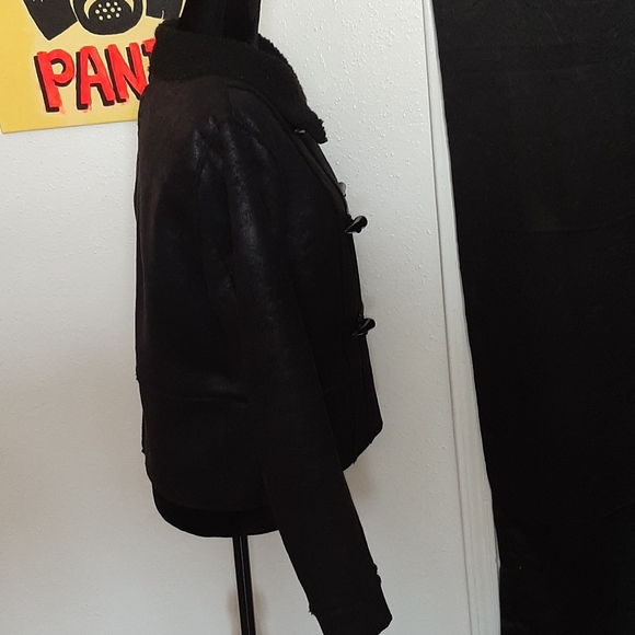F21 black shimmery coat with faux shearling collar - Picture 5 of 12